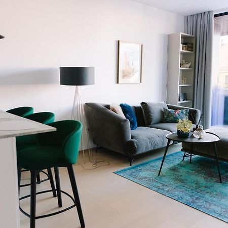 Design Apartman - Free Parking Szeged Bagian luar foto