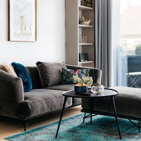 Design Apartman - Free Parking Szeged Bagian luar foto
