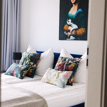 Design Apartman - Free Parking Szeged Bagian luar foto