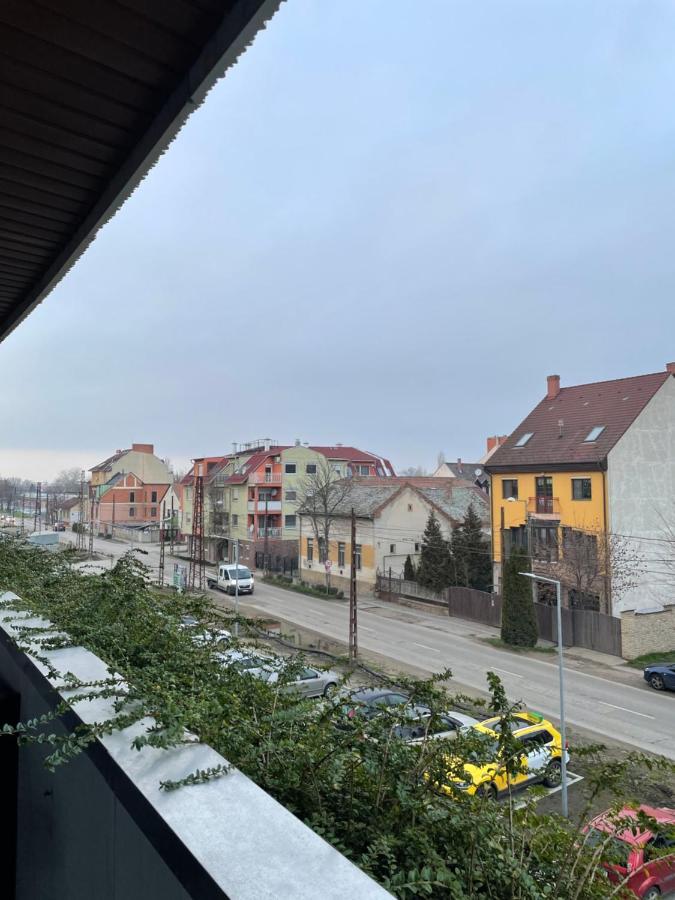 Design Apartman - Free Parking Szeged Bagian luar foto
