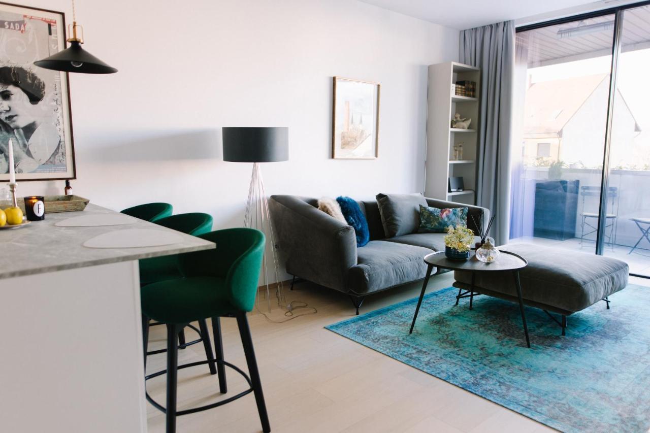Design Apartman - Free Parking Szeged Bagian luar foto
