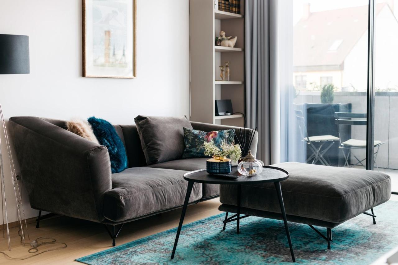 Design Apartman - Free Parking Szeged Bagian luar foto