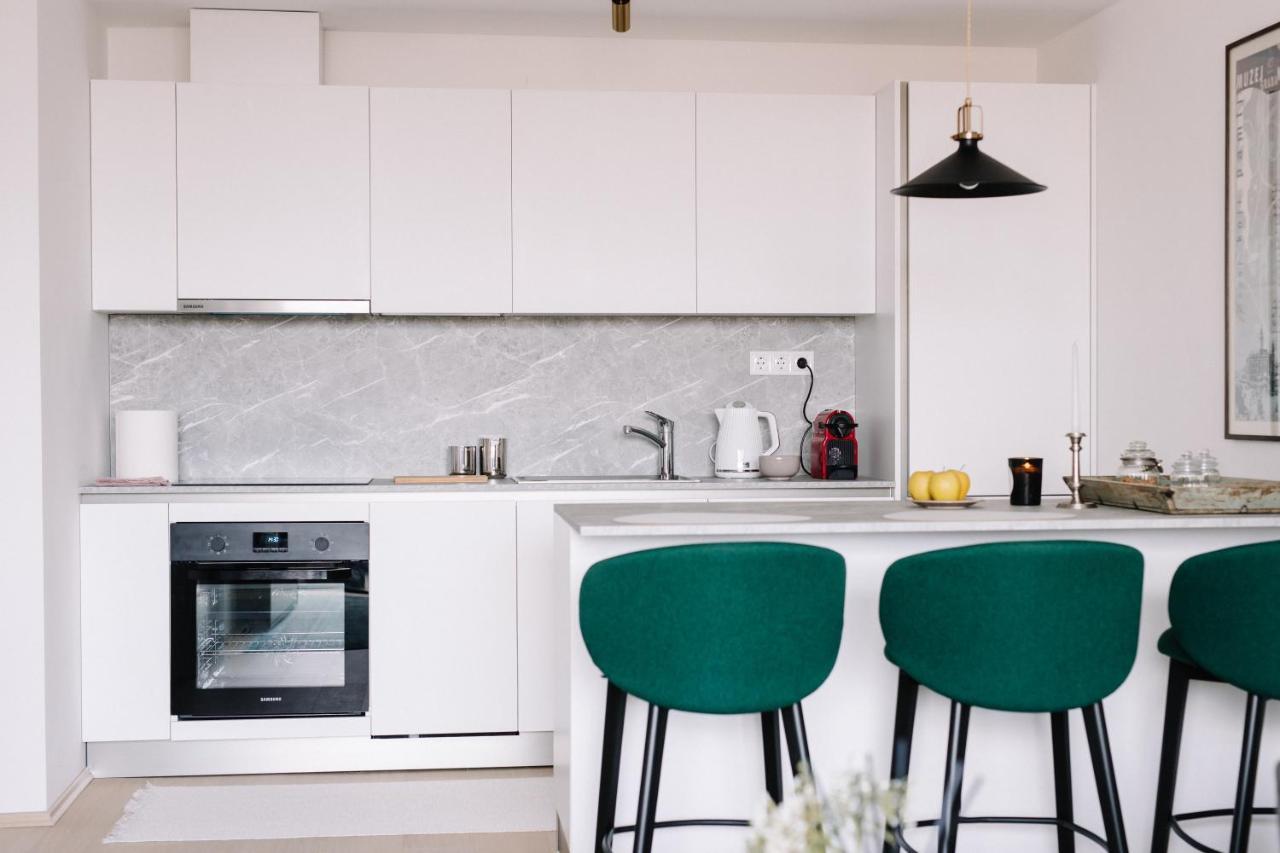 Design Apartman - Free Parking Szeged Bagian luar foto