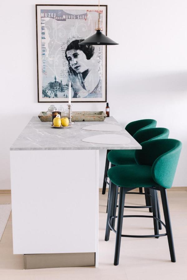 Design Apartman - Free Parking Szeged Bagian luar foto