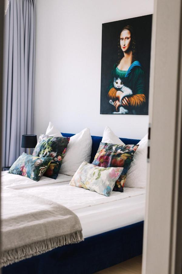 Design Apartman - Free Parking Szeged Bagian luar foto