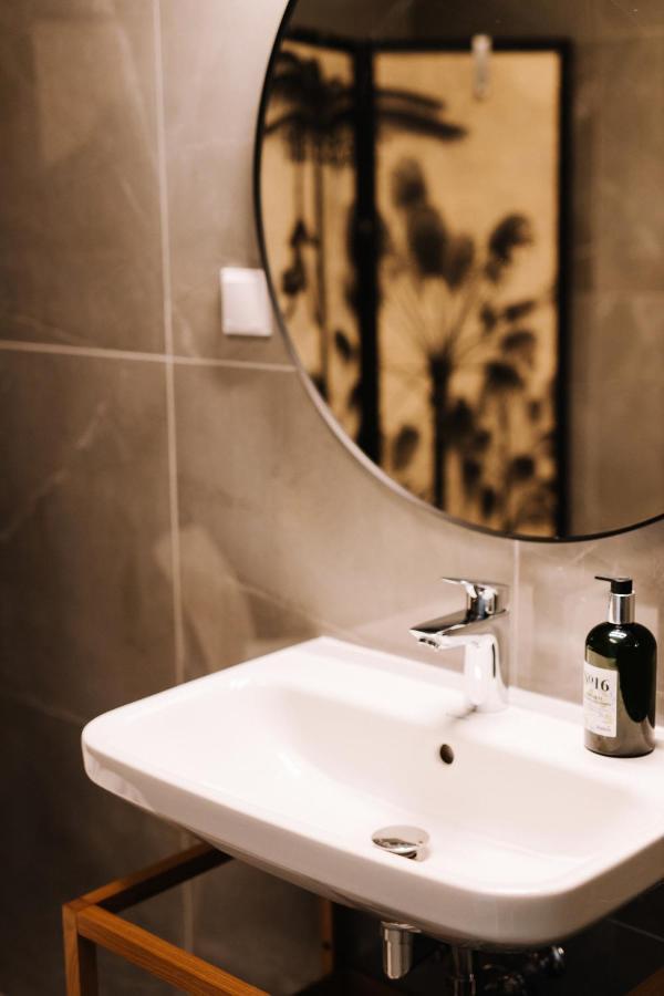 Design Apartman - Free Parking Szeged Bagian luar foto